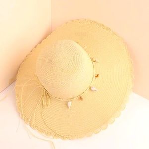 🔴 Scalloped Edge & Shells Band Straw Hat